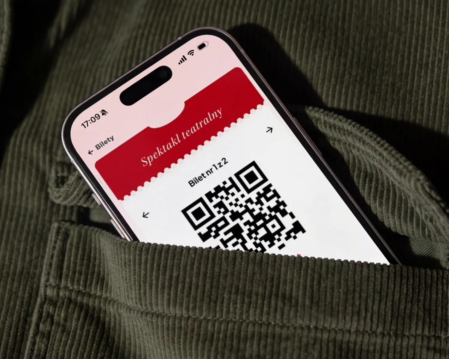 A ticket QR code shown in the Adria Art app